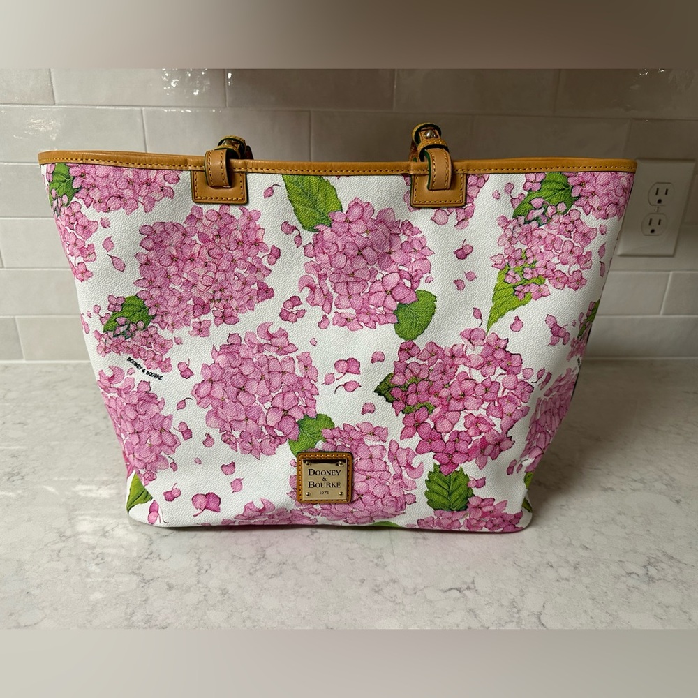 NWOT Dooney and Bourke Leather Pink Hydrangea Tote